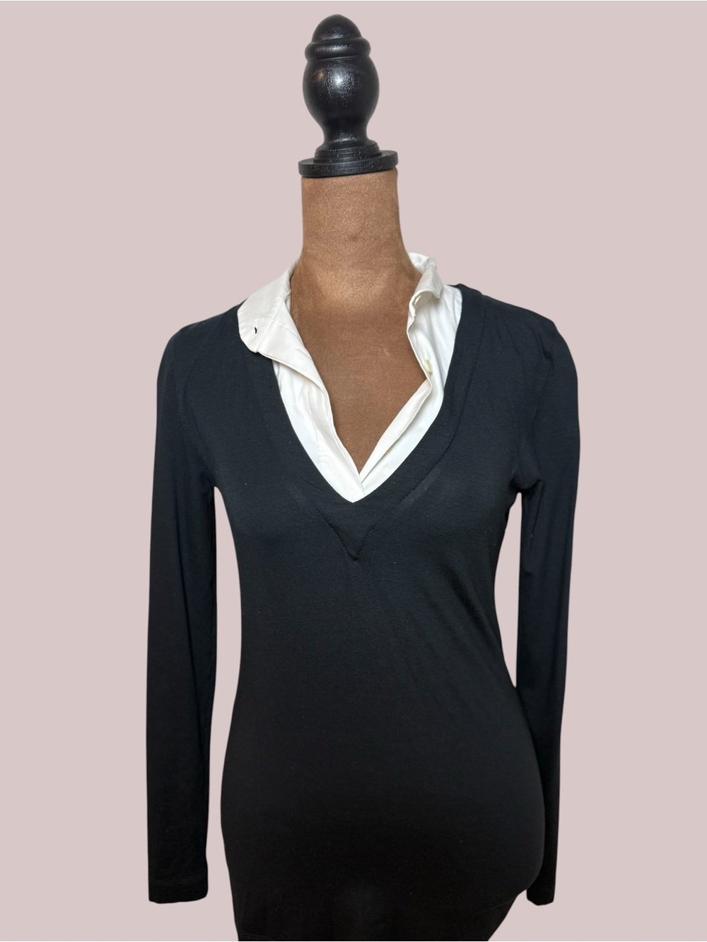 Akris Black & White Layered V-Neck Long Sleeve Top – Classic Minimalist Chic